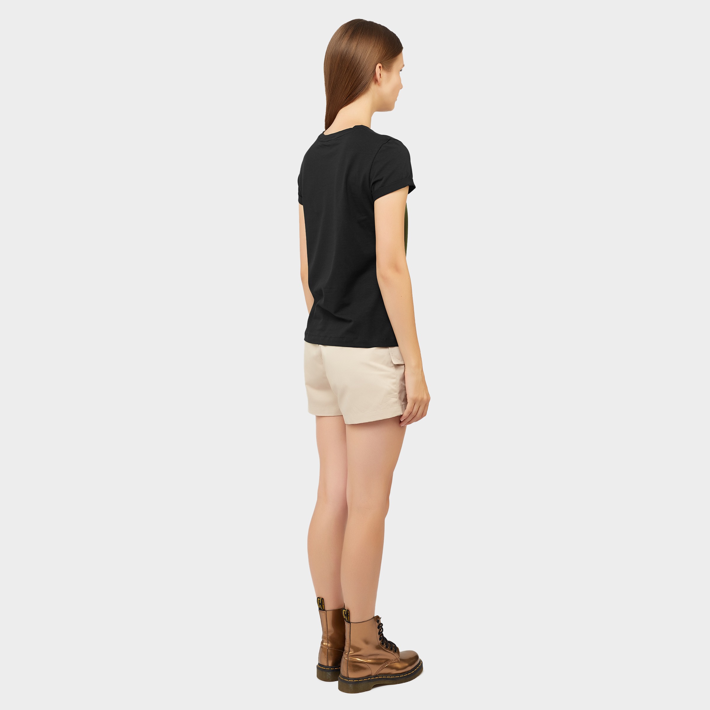 Teenager,Girl,In,Beige,Cargo,Shorts